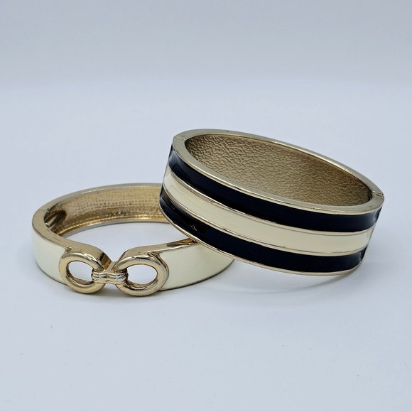 Bangle Bracelet Vintage Black Cream Enamel Set of Two Striped Open Link Clamper - Picture 9 of 9